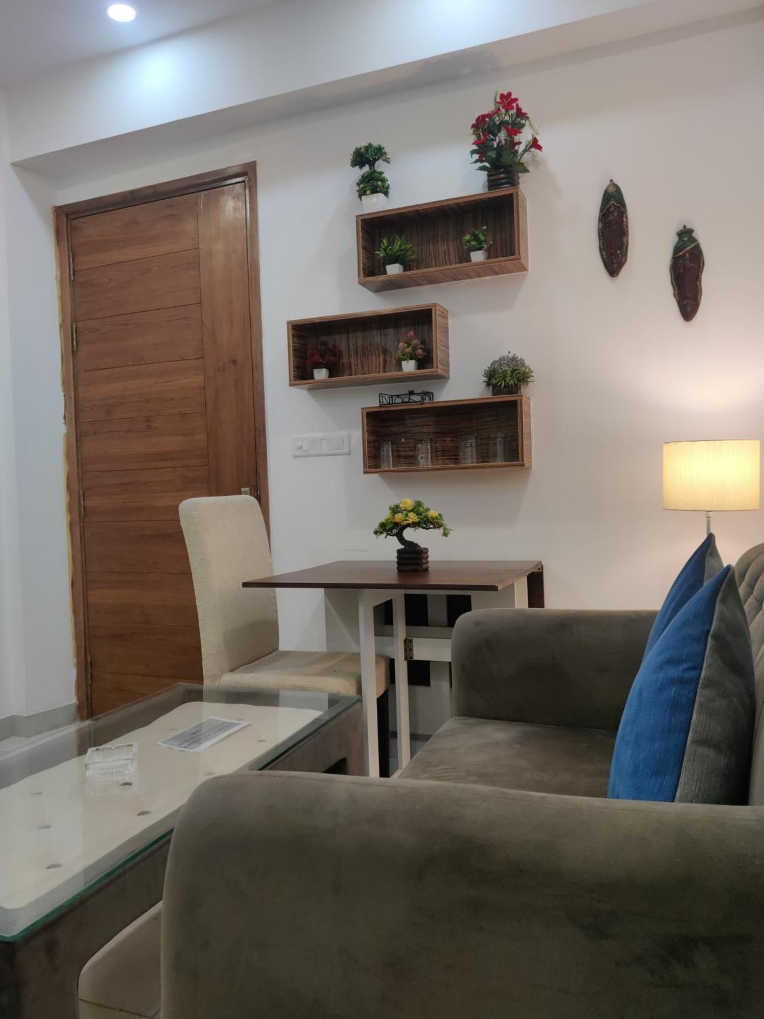 The Forest Stays-Luxury Studio Apartment In Нойда Экстерьер фото