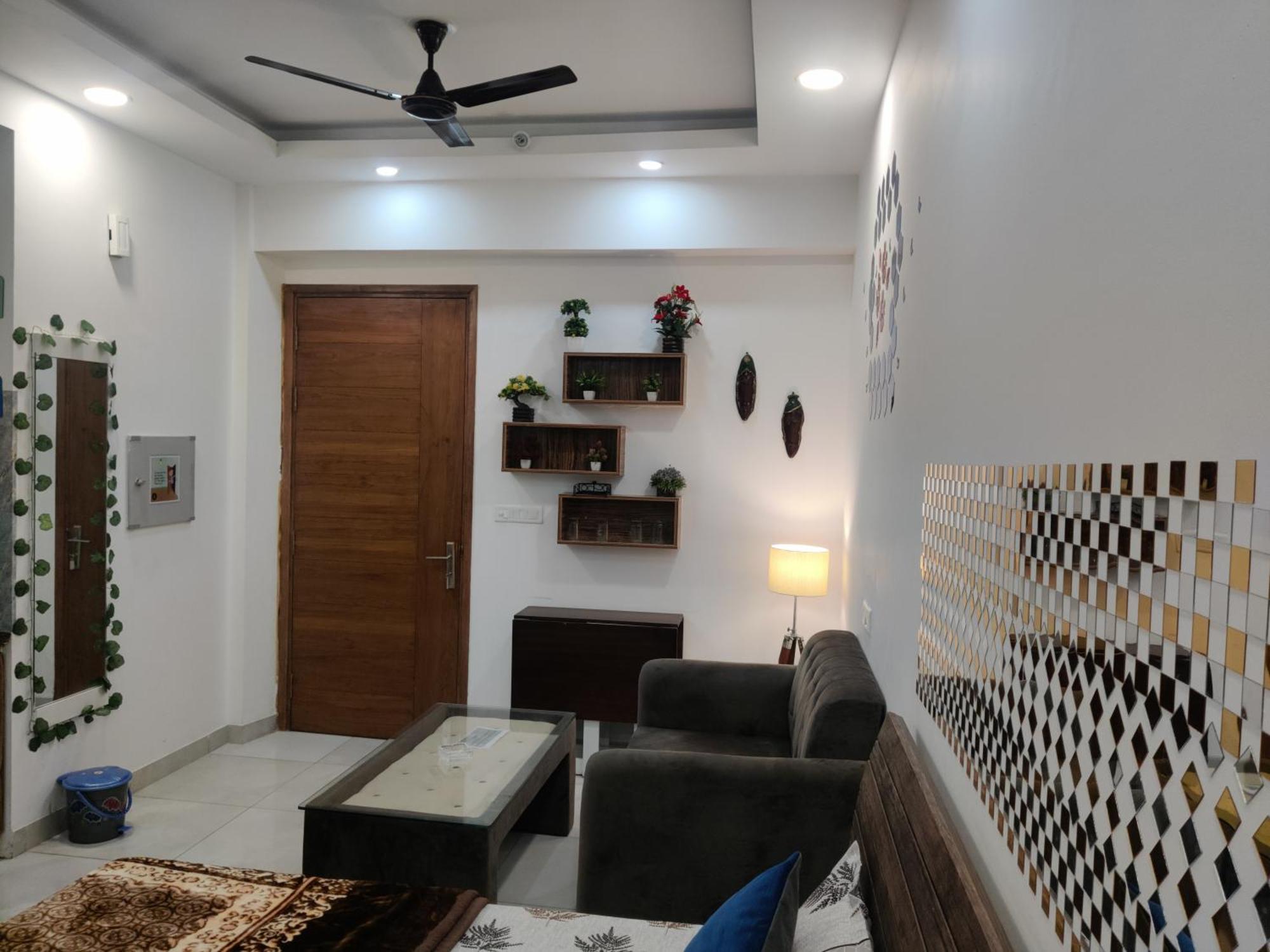 The Forest Stays-Luxury Studio Apartment In Нойда Экстерьер фото